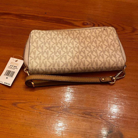 New with tag’s MICHAEL KORS jet set travel wristlet wallets - Picture 1 of 6